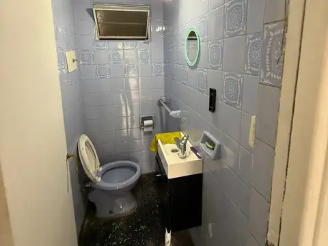 Oficina 3 ambientes con 2 baños