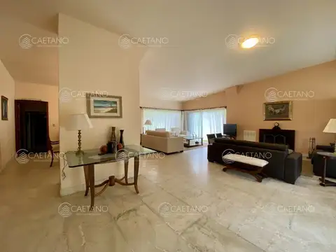 Venta casa con terreno de 6600m2 por Pedragosa Sierra, Punta del Este
