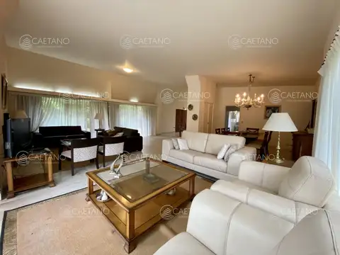 Casa en Venta en San Rafael, USD 2.430.000