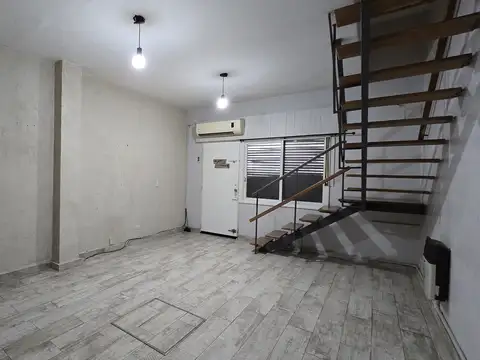 Depto Tipo Casa en Alquiler de 3 ambientes