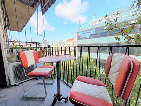 Departamento en Venta de 3 Ambientes en Balvanera al Frente