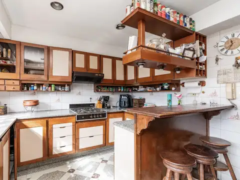 Casa en Venta con 8 cocheras