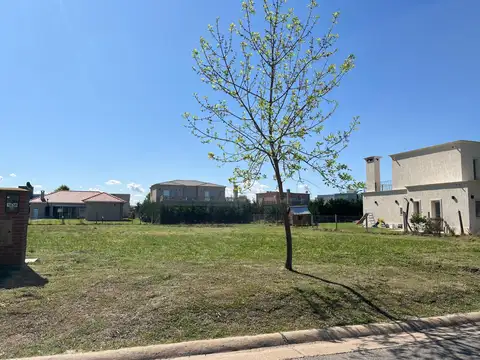 Terreno / Lote en venta de 802m2 ubicado en Haras Santa María