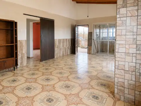 Casa 3 ambientes con 1 baño