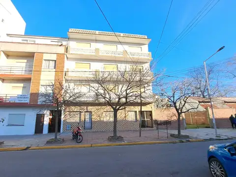 Depto con cochera sobre 37 e/3 y 4 nº330 Santa Teresita (120449) EXCELENTE UBICACION 