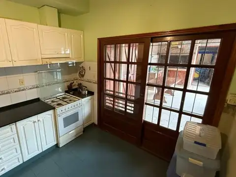 Casa 7 ambientes con 1 baño