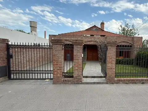 Se vende casa 2 dor+patio c/pileta, exc. ubic.