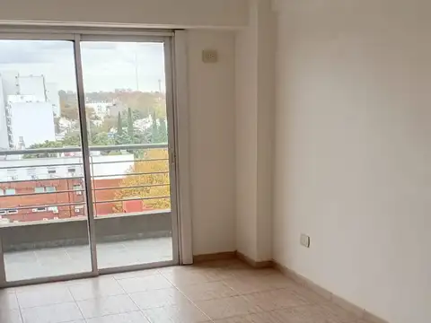Departamento en Alquiler en Caseros, $ 450.000