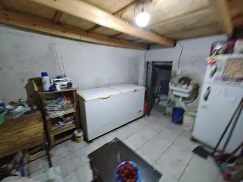 Galpón y 3 locales en  venta en Gonzalez Catan