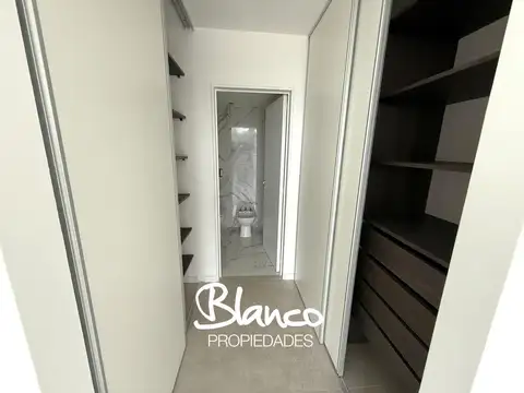 Departamento en Venta con 2 cocheras