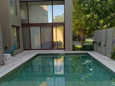 Venta Casa 4 Ambientes Dependencia Abril Club de Campo Hudson