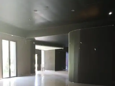 Local en Venta en La Reja Chica, USD 420.000