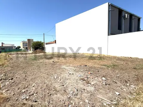 TERRENO CON TODOS LOS SERVICIOS. HERMOSA ZONA. POSIBILIDAD DE FINANCIAR DE VENADO TUERTO