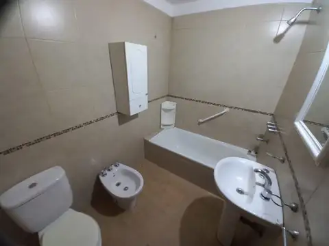 Departamento en Alquiler en Monte Castro, $ 720.000