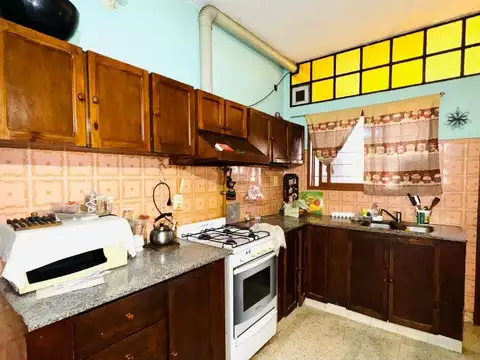 Casa 5 ambientes con 2 baños