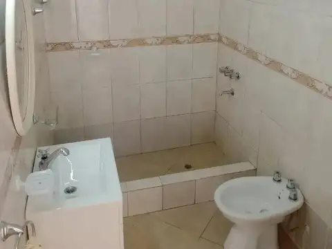 Depto Tipo Casa 2 ambientes con 1 baño