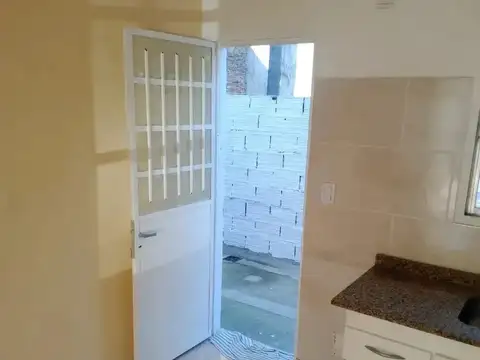 Depto Tipo Casa en Alquiler de 1 dormitorio