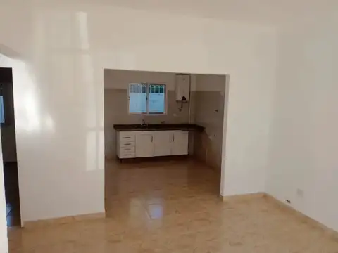 Depto Tipo Casa en Alquiler de 2 ambientes
