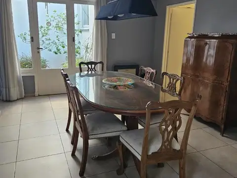 Casa 5 ambientes con 2 baños