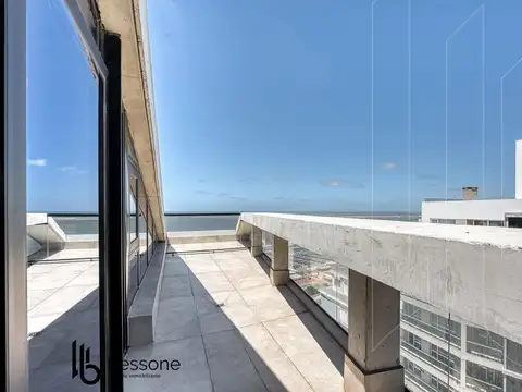 Departamento en Venta en Playa Grande, USD 410.000