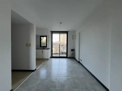 Departamento de un dormitorio con balcón en alquiler