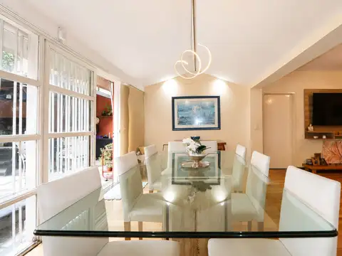 Casa 5 ambientes con 4 baños