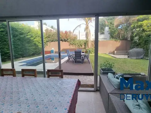 Casa 4 dormitorios en Altos de Hudson