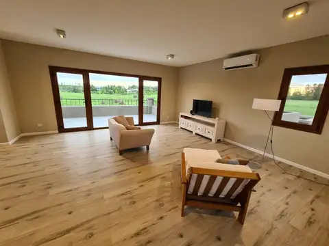 Casa en Alquiler en Chacras De La Cruz, USD 1.800