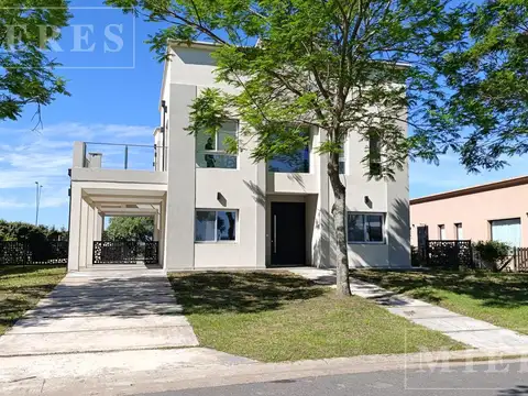 Casa en venta sobre lote interno en Barrio Vistas Puertos, Escobar