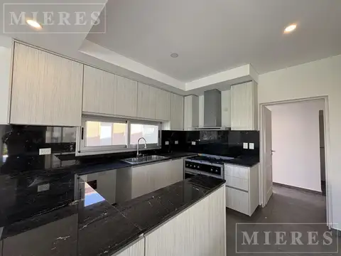 Casa en venta sobre lote interno en Barrio Puertos, Vistas 1