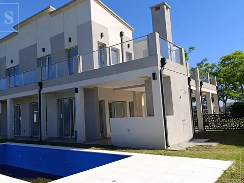Casa en venta sobre lote interno en Barrio Vistas Puertos