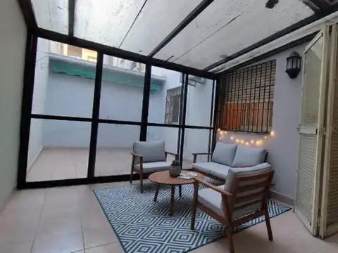 Venta de departamento con dos patios en Rosario Centro