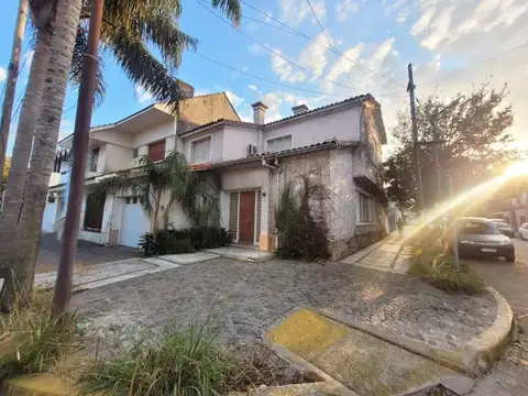 VENTA CASA 5 AMB. APTA CRÉDITO . BERNAL CENTRO