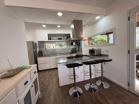 Casa 4 ambientes con 3 baños