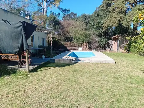 Casa en Alquiler con 2 cocheras