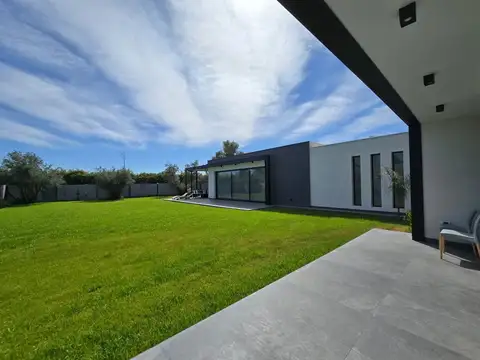 Casa en Venta en Lunlunta, USD 470.000