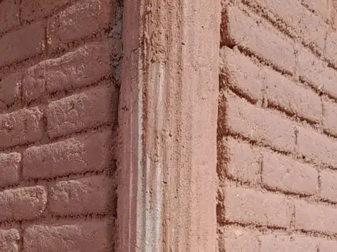 VENTA CASA DOS DORMITORIOS EN RIO SALADO - AMBLAYO