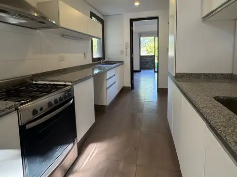 Departamento en Venta con 3 cocheras