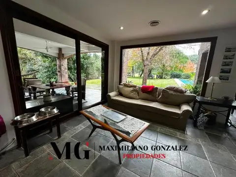 Casa en Alquiler con 2 cocheras