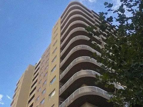 Escalada 100, Piso 8