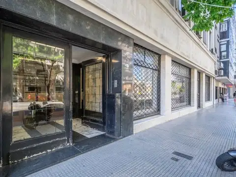 Local en venta PB sobre Av. Belgrano Microcentro