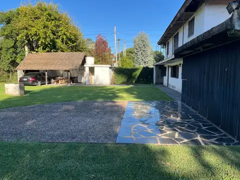 Casa 4 ambientes con 3 baños