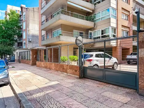 Cochera de 13 m² en Venta en Edificio Laguzzi - Excelente Ubicación en Martínez