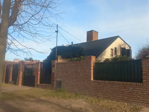 Casa en Venta en General Las Heras, USD 180.000