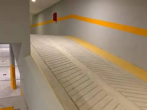 PARKING A ESTRENAR DE 3000M2