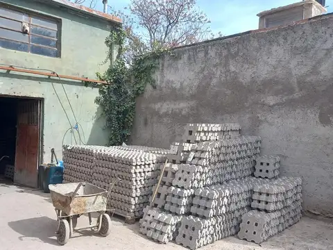 VENTA GALPON EN TOLEDO CORDOBA APTO COMERCIAL