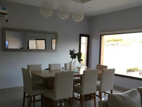 Casa en Venta en Villa Alsina, USD 140.000