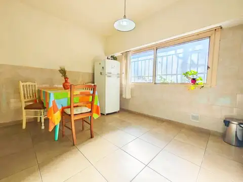 Casa 6 ambientes con 3 baños