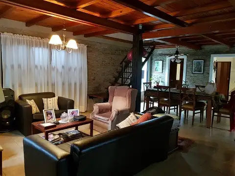Casa en Venta con 1 cochera