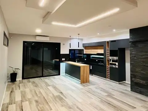 Casa 3 ambientes con 2 baños